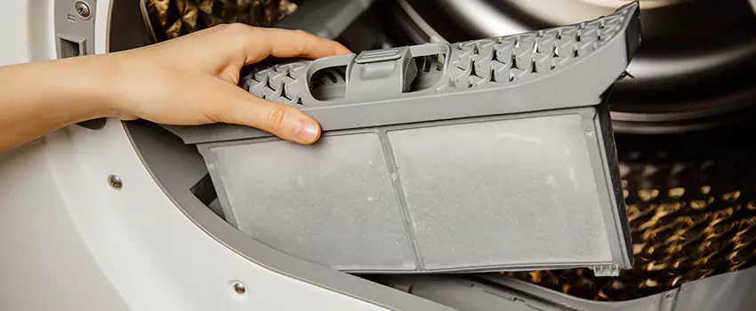 Signs Of A Clogged Dryer Lint Trap in Spring Hill, Tennessee